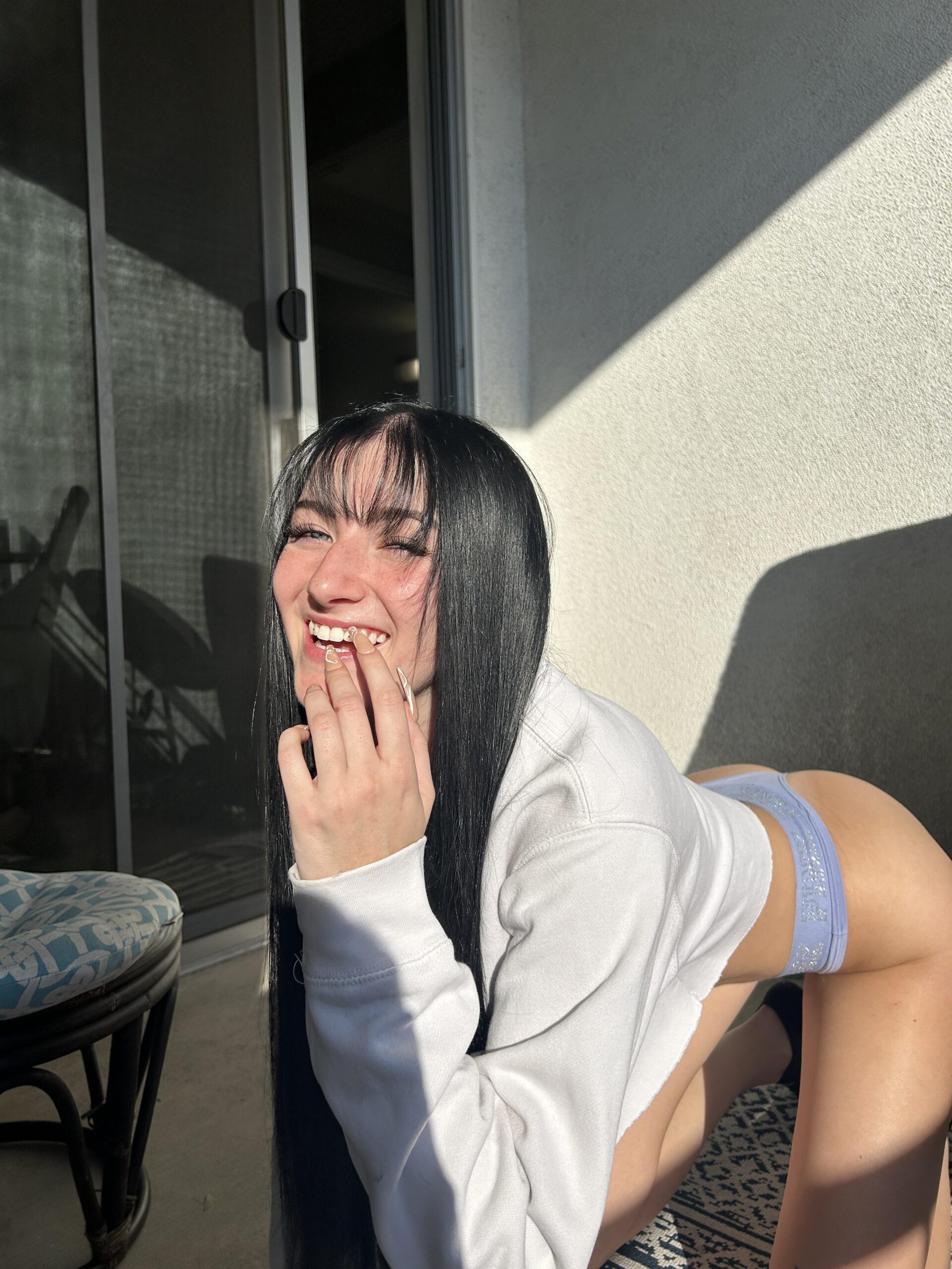 Commence ta semaine avec moi, ta petite perverse.